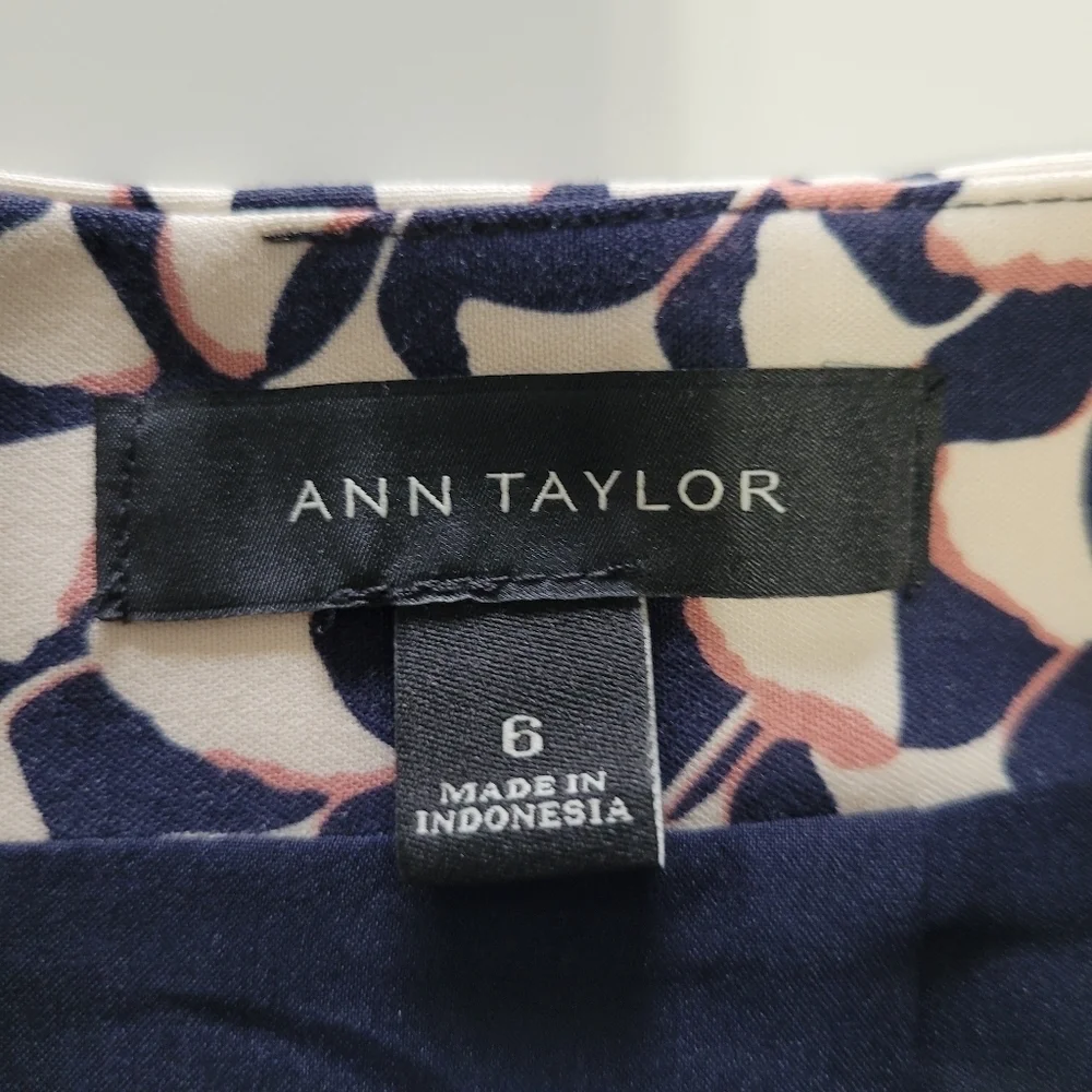 Ann taylor Classic floral Pencil skirt - Picture 2 of 9